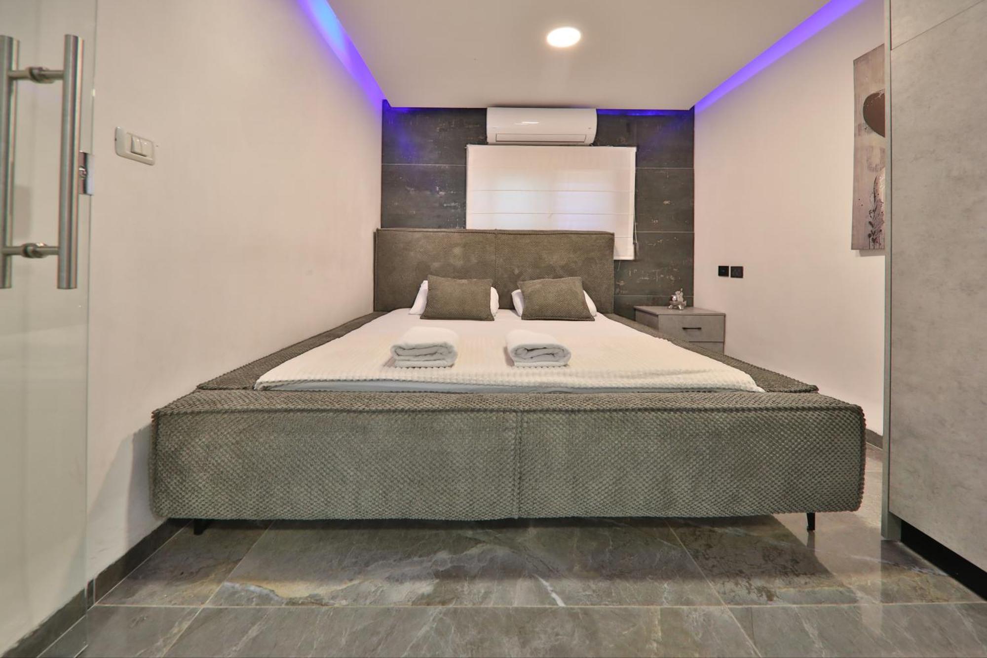 Ferienwohnung שקיעה בים 75 - דירת נופש יוקרתית עם ג'קוזי ליד הים Haifa Exterior foto